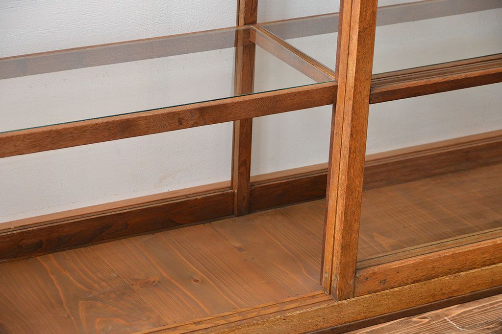 レトロ家具　アンティーク　古いナラ材のレトロでおしゃれなガラスケース(ショーケース)