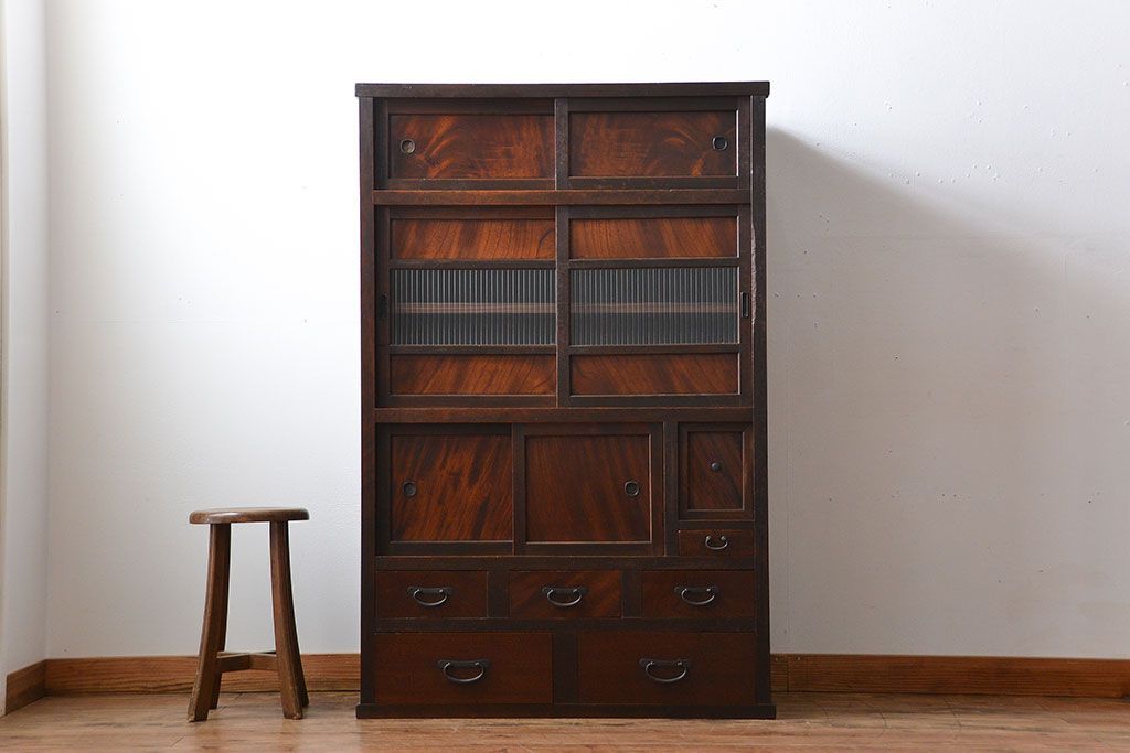 アンティーク家具　和製アンティーク　古い木の味わい深い収納棚