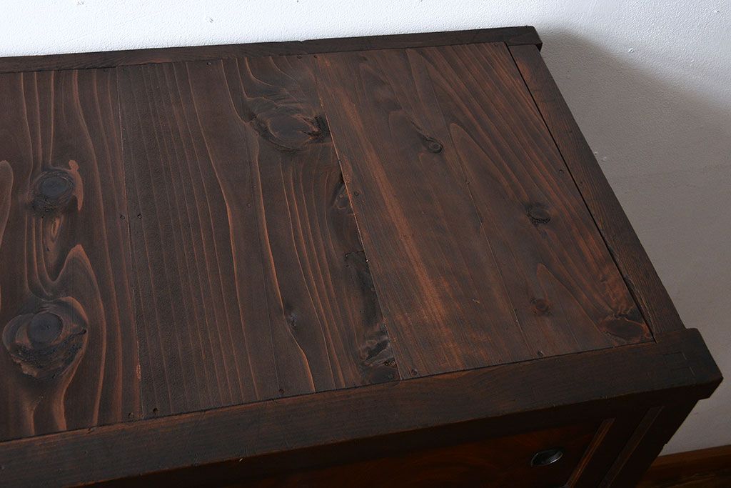 アンティーク家具　和製アンティーク　古い木の味わい深い収納棚