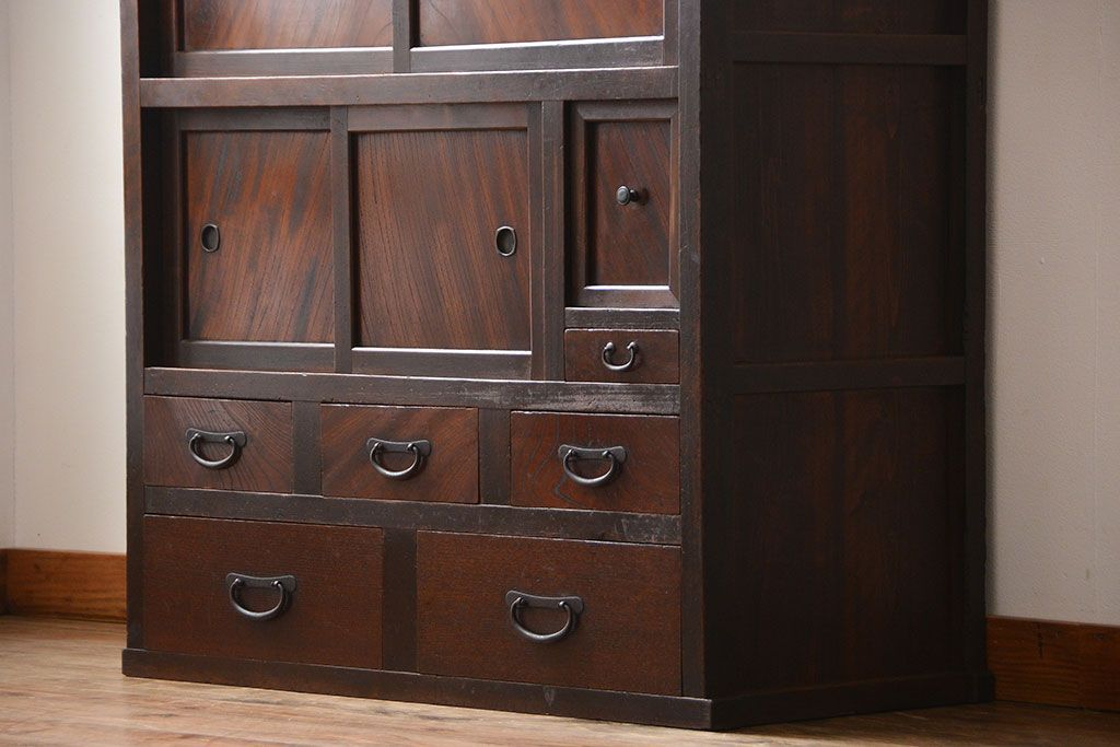 アンティーク家具　和製アンティーク　古い木の味わい深い収納棚