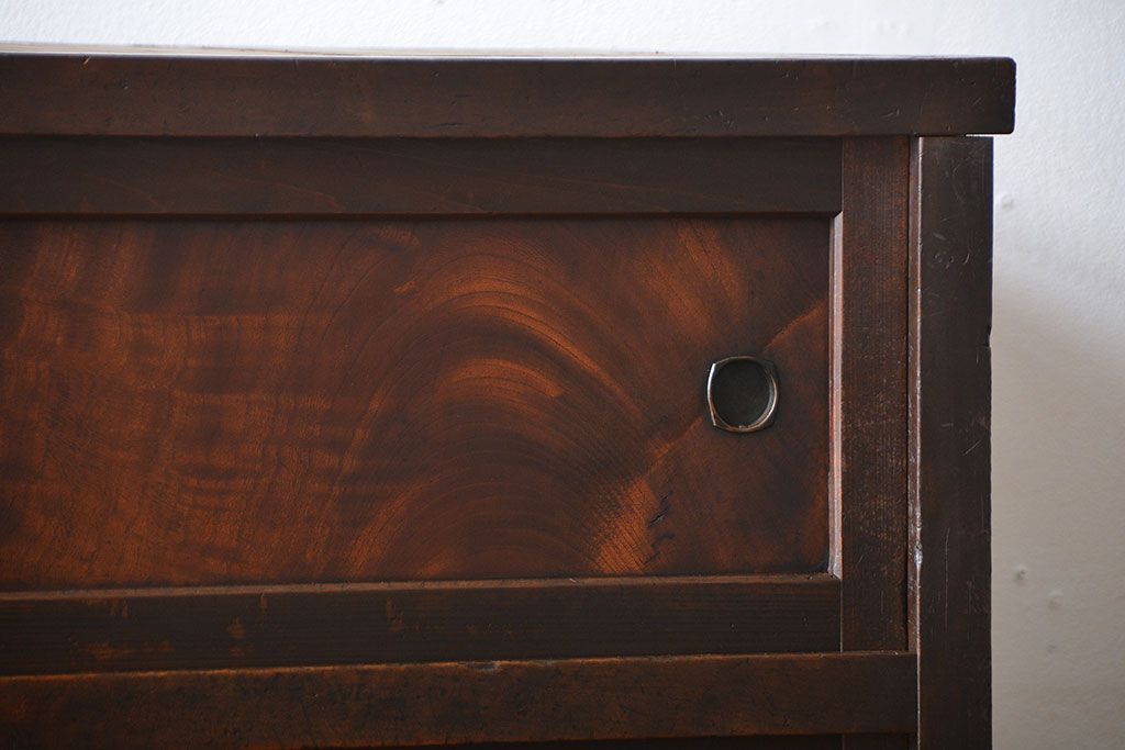 アンティーク家具　和製アンティーク　古い木の味わい深い収納棚