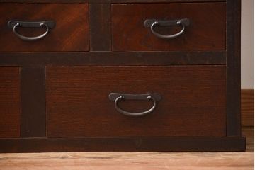 アンティーク家具　和製アンティーク　古い木の味わい深い収納棚