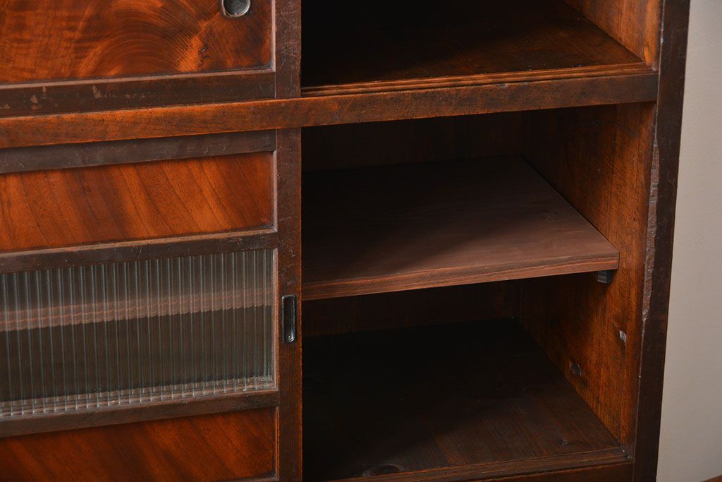 アンティーク家具　和製アンティーク　古い木の味わい深い収納棚