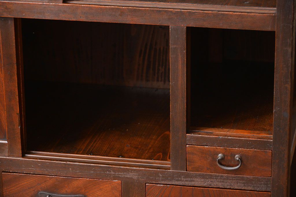 アンティーク家具　和製アンティーク　古い木の味わい深い収納棚