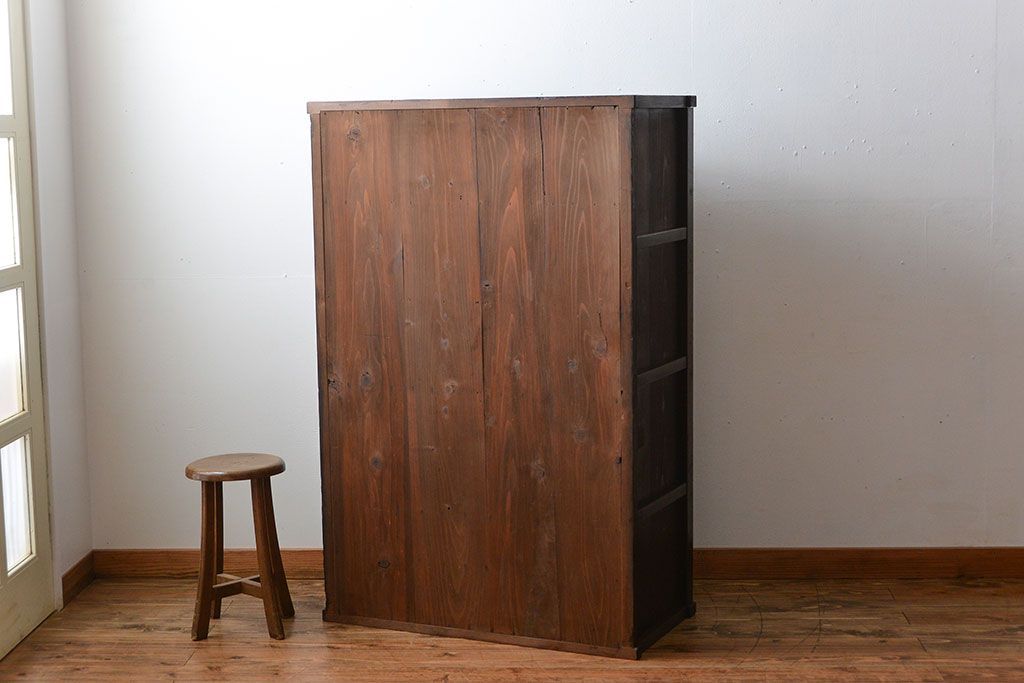 アンティーク家具　和製アンティーク　古い木の味わい深い収納棚