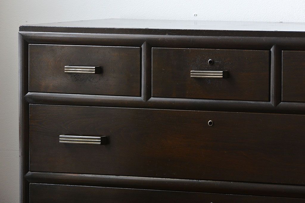 アンティーク家具　和製アンティーク　古い木製のシンプルでおしゃれなチェスト