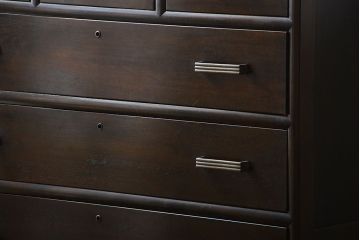 アンティーク家具　和製アンティーク　古い木製のシンプルでおしゃれなチェスト