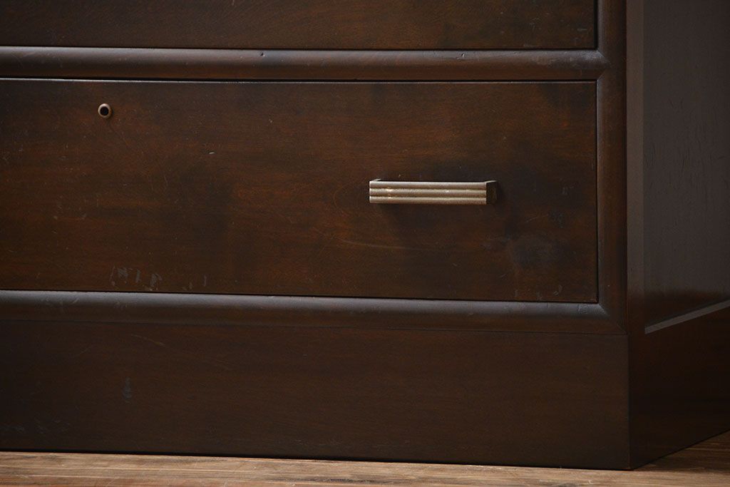 アンティーク家具　和製アンティーク　古い木製のシンプルでおしゃれなチェスト