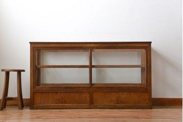 レトロ家具　昭和レトロ　引き出し付き!古い木製の上質なガラスケース(ショーケース)