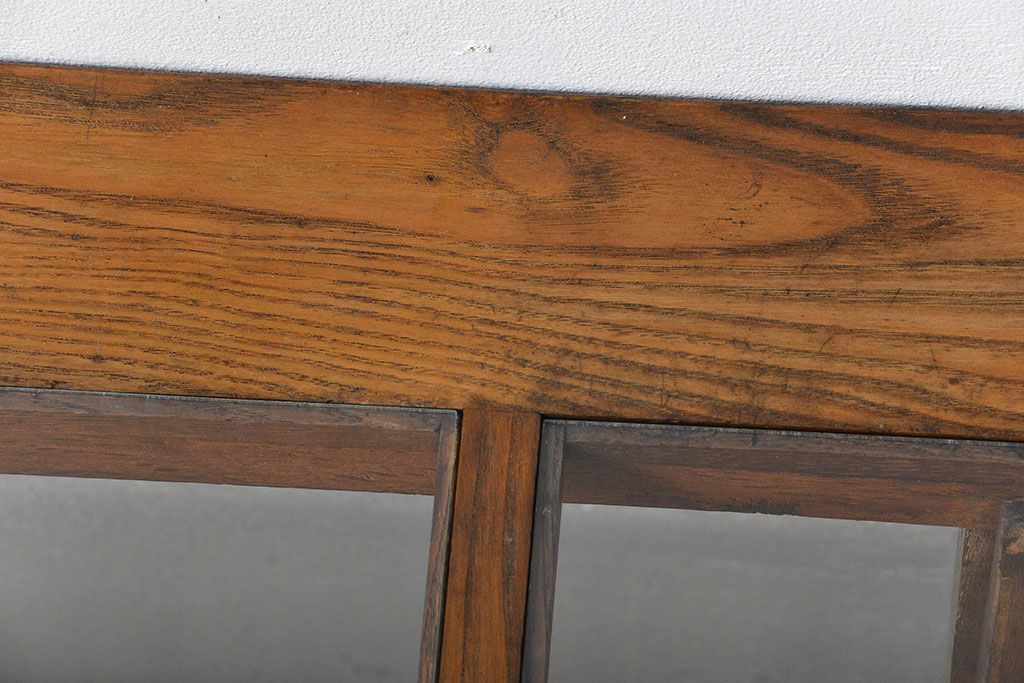 レトロ家具　昭和レトロ　引き出し付き!古い木製の上質なガラスケース(ショーケース)