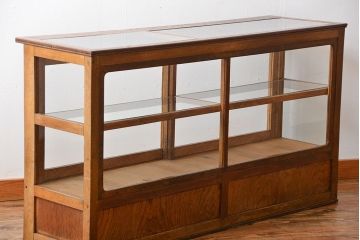 レトロ家具　昭和レトロ　引き出し付き!古い木製の上質なガラスケース(ショーケース)