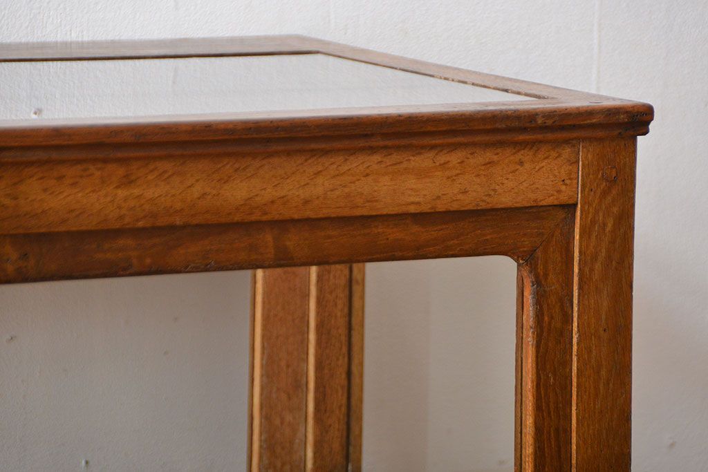 レトロ家具　昭和レトロ　引き出し付き!古い木製の上質なガラスケース(ショーケース)