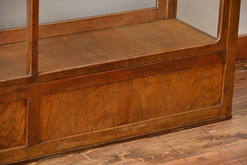 レトロ家具　昭和レトロ　引き出し付き!古い木製の上質なガラスケース(ショーケース)