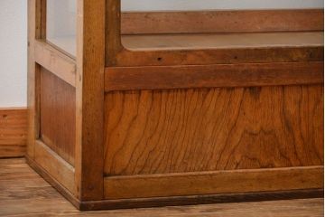 レトロ家具　昭和レトロ　引き出し付き!古い木製の上質なガラスケース(ショーケース)