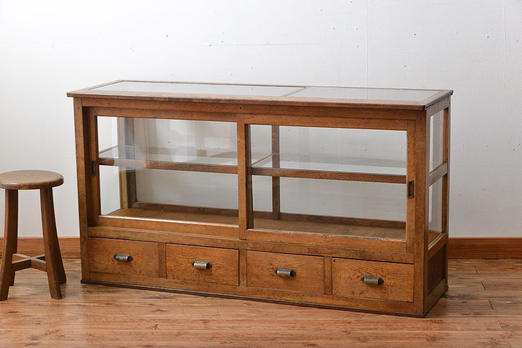 レトロ家具　昭和レトロ　引き出し付き!古い木製の上質なガラスケース(ショーケース)