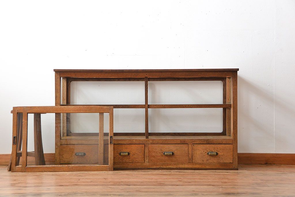 レトロ家具　昭和レトロ　引き出し付き!古い木製の上質なガラスケース(ショーケース)