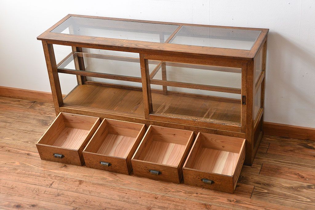 レトロ家具　昭和レトロ　引き出し付き!古い木製の上質なガラスケース(ショーケース)