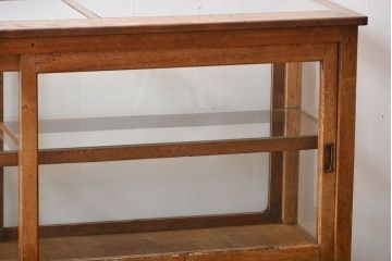 レトロ家具　昭和レトロ　引き出し付き!古い木製の上質なガラスケース(ショーケース)