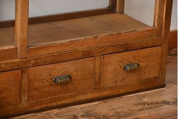 レトロ家具　昭和レトロ　引き出し付き!古い木製の上質なガラスケース(ショーケース)