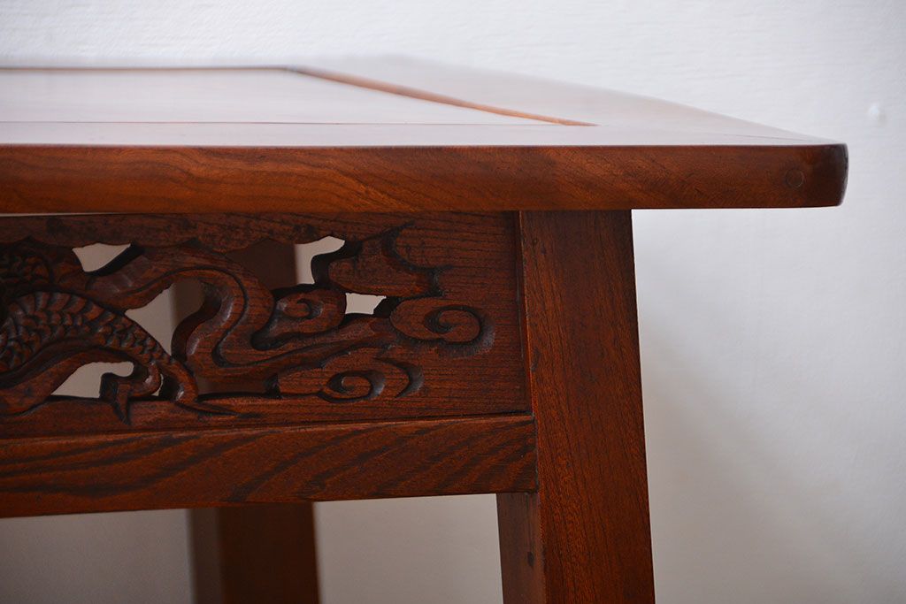 アンティーク雑貨　古民具・骨董　龍の彫刻が美しい古い欅材のサイドテーブル