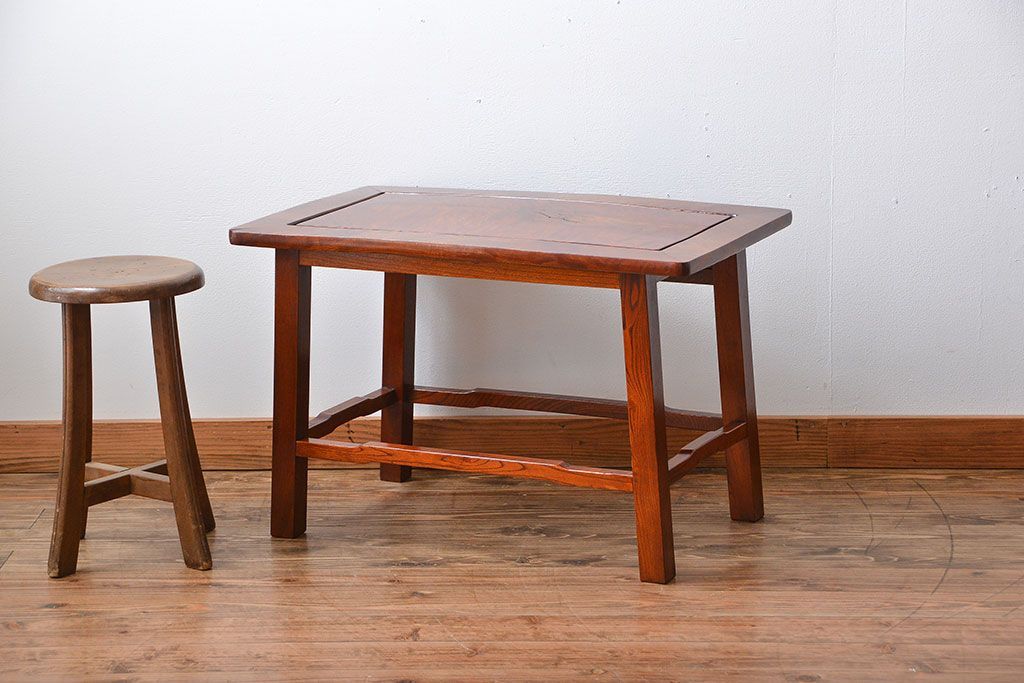 アンティーク雑貨　古民具・骨董　龍の彫刻が美しい古い欅材のサイドテーブル