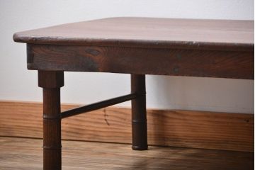 レトロ家具　昭和レトロ　脚のデザインがおしゃれな角ちゃぶ台