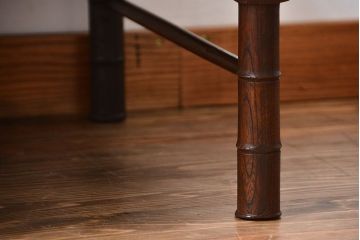 レトロ家具　昭和レトロ　脚のデザインがおしゃれな角ちゃぶ台