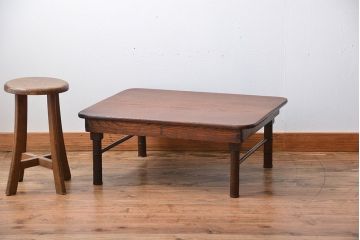 レトロ家具　昭和レトロ　脚のデザインがおしゃれな角ちゃぶ台
