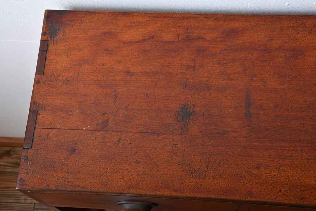 アンティーク家具　和製アンティーク　変わり型ガラス引き戸収納棚