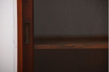 アンティーク家具　和製アンティーク　変わり型ガラス引き戸収納棚