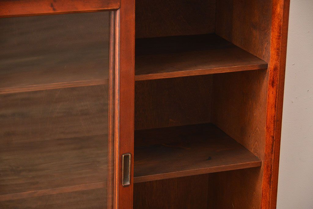 アンティーク家具　和製アンティーク　変わり型ガラス引き戸収納棚