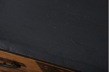 アンティーク家具　古民具・骨董　透かしの大きな金具が美しい佐渡箪笥