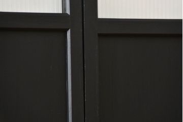 古民具・骨董　モールガラス入り!モダンなブラックペイント帯戸4枚セット(ガラス帯戸)