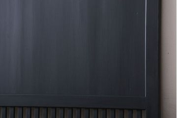 古民具・骨董　モダンなブラックペイント格子帯戸2枚セット