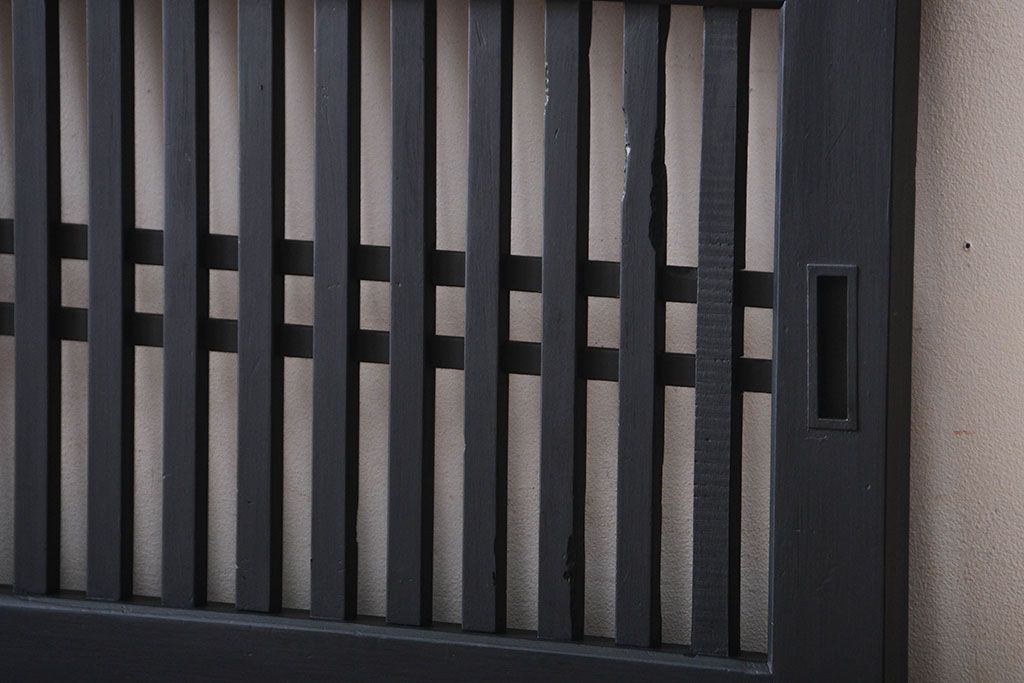 古民具・骨董　モダンなブラックペイント格子帯戸2枚セット