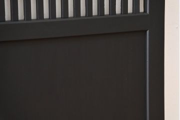 古民具・骨董　モダンなブラックペイント格子帯戸2枚セット