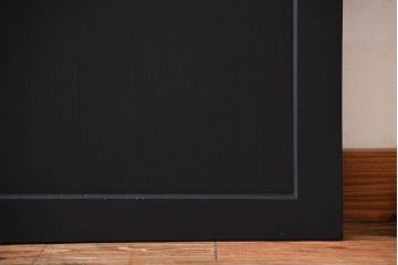 古民具・骨董　モダンなブラックペイント格子帯戸2枚セット