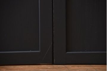 古民具・骨董　モダンなブラックペイント格子帯戸2枚セット