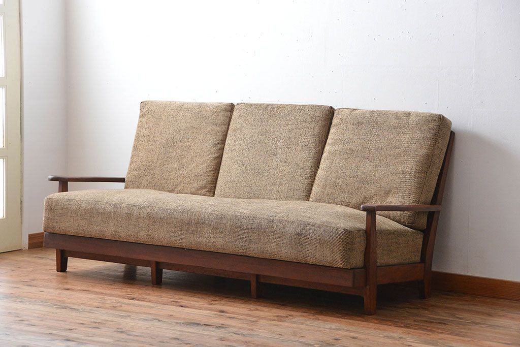 アンティーク家具　アンティーク　シンプルでおしゃれな木製フレームの3人掛けソファ