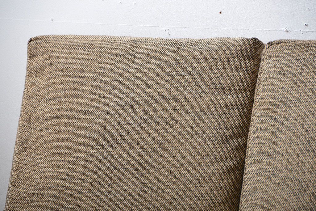 アンティーク家具　アンティーク　シンプルでおしゃれな木製フレームの3人掛けソファ