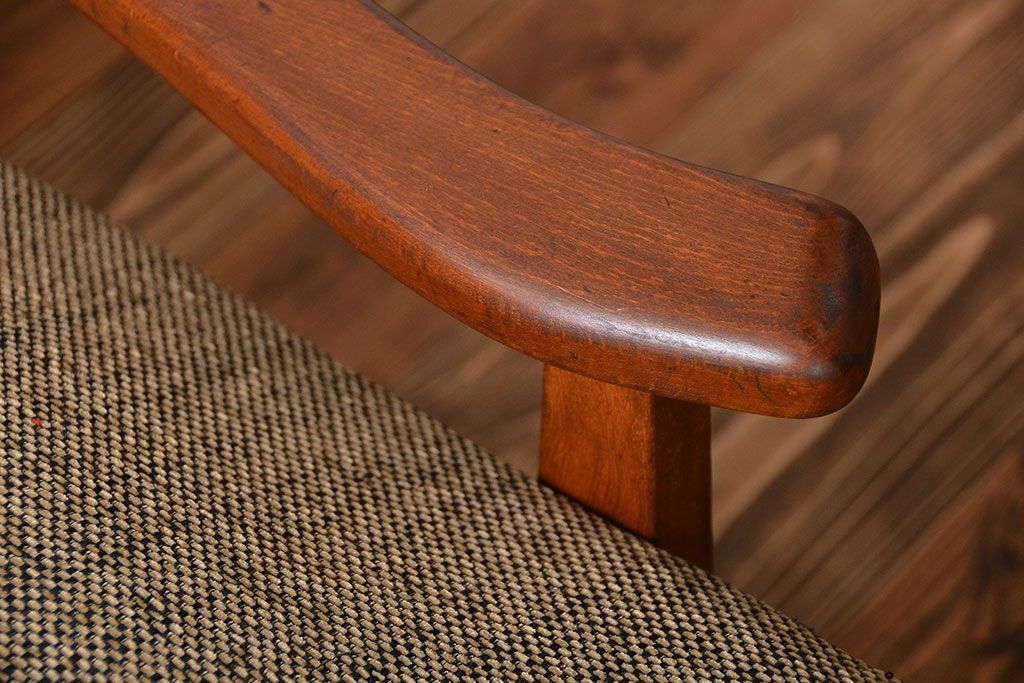 アンティーク家具　アンティーク　シンプルでおしゃれな木製フレームの3人掛けソファ