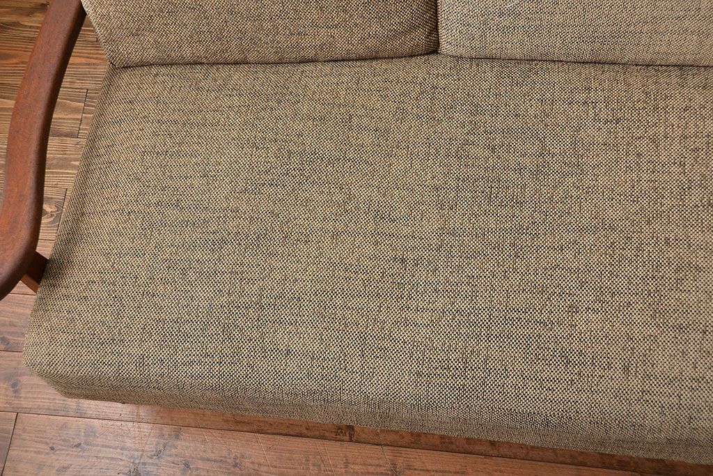 アンティーク家具　アンティーク　シンプルでおしゃれな木製フレームの3人掛けソファ