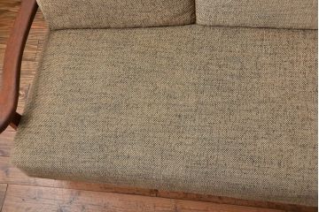 アンティーク家具　アンティーク　シンプルでおしゃれな木製フレームの3人掛けソファ