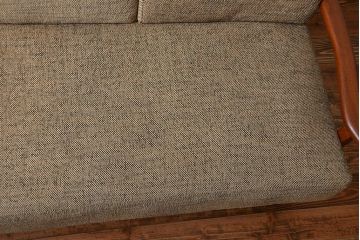 アンティーク家具　アンティーク　シンプルでおしゃれな木製フレームの3人掛けソファ