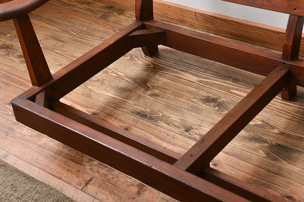 アンティーク家具　アンティーク　シンプルでおしゃれな木製フレームの3人掛けソファ