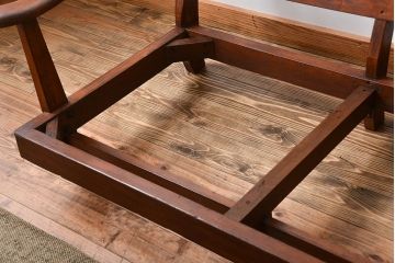 アンティーク家具　アンティーク　シンプルでおしゃれな木製フレームの3人掛けソファ