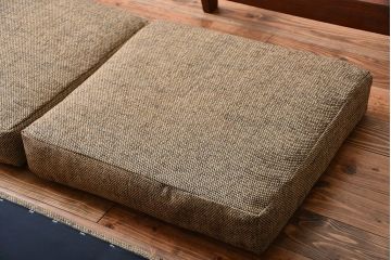 アンティーク家具　アンティーク　シンプルでおしゃれな木製フレームの3人掛けソファ