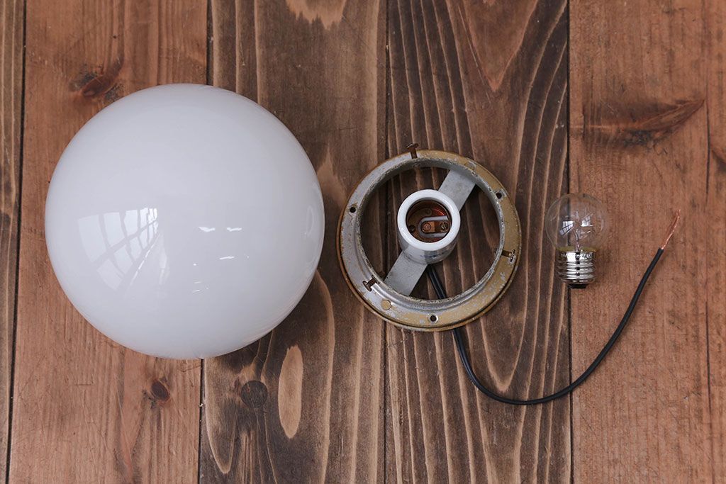 アンティーク　シンプルでおしゃれな球型壁掛け天井照明(1)