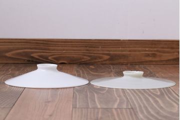 和製アンティーク　昭和レトロな白いガラス平笠照明2個セット(1)