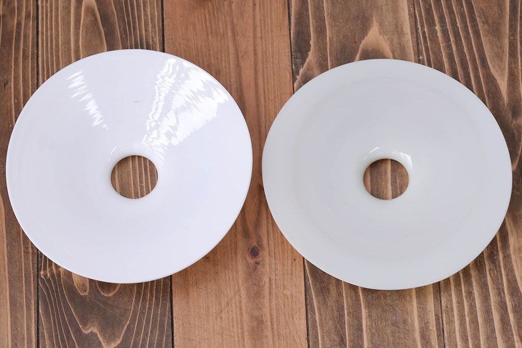 和製アンティーク　昭和レトロな白いガラス平笠照明2個セット(1)